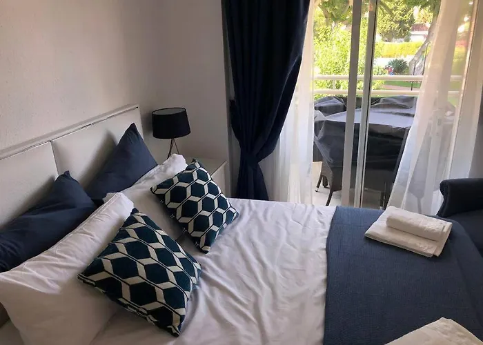 5 Personas + Parking + Piscina Todo El Ano *