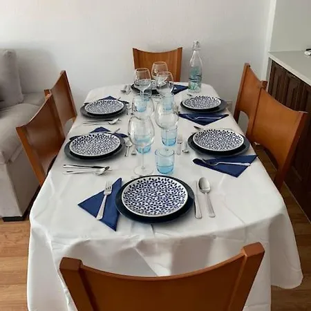 5 Personas + Parking + Piscina Todo El Ano