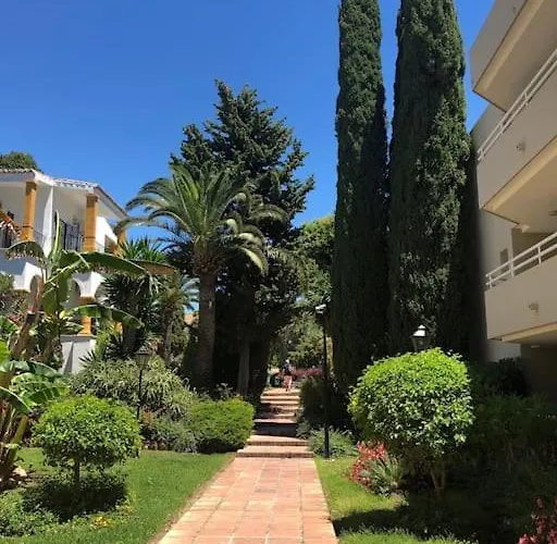 5 Personas + Parking + Piscina Todo El Año * Torremolinos