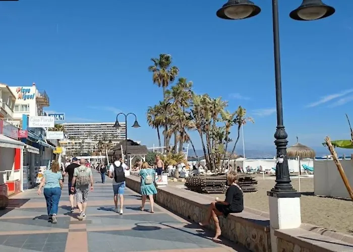 5 Personas + Parking + Piscina Todo El Año